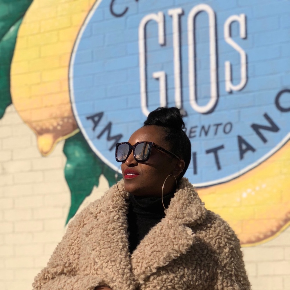 Meet your Posher, Angela